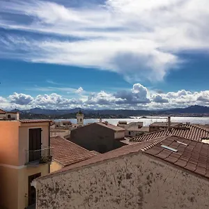 Homey Experience - Attic Sea View La Maddalena (Sassari)